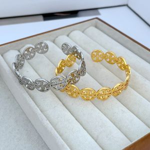 18k Gold Brand Luxury Hollow Designer Bangle Armband Retro Vintage Womens Silver Open Elegant Charm Bangles Armband Valentines Day Jewelry Gift P934