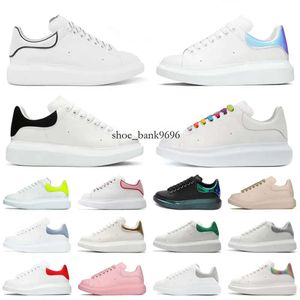 Designers de grandes dimensões Sneaker Sapatos Casuais Sola Branco Preto Couro Luxo Veludo Camurça Mulheres Alpercatas Mens Treinadores Sapatilhas Ao Ar Livre