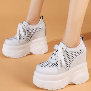 Vulkanisierte Schuhe Frauen Hohl Echtes Leder Keile Hohe Ferse Plattform Pumpen Weibliche Runde Kappe Mode Turnschuhe Casual Schuhe 240103