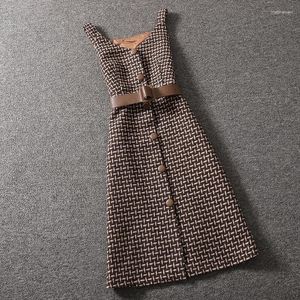 Casual Dresses Spring Autumn Small Fragrance Tweed Sleeveless Woolen Dress Women Single Breasted Slim Plaid A-line