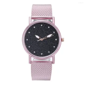 Zegarek obserwuj z wymiennymi zespołami Inkrustowanie taśmy Diamond Fashion Luksusowy kwarc silikonowy Złota dla kobiet