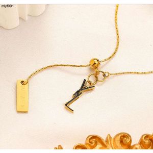 Ожерелья с подвесками Дизайнерские брендовые ожерелья с подвесками в виде двойной буквы Цепочка из 18-каратного золота со стразами Crysatl Свитер для женщин на свадьбу