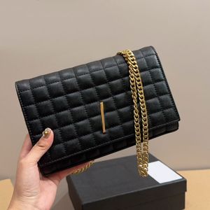 Zarf Crossbody Bag Zincir Omuz Çantaları Orijinal Deri Depli Desen Moda Harfleri Manyetik Düğme Düz Renk Kapitone El Çantası