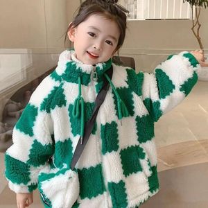 Jacken Kinder Kleidung 2024 Herbst Winter Girl Lamm Wolle Wolle Fleece verdickte modische Baby lässig Plaid Wolle