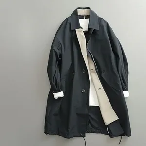 Trench da uomo 2024 Giacca a vento di media lunghezza Stile autunnale Giacca in cotone tinta unita sottile Giacca monopetto impermeabile Designer