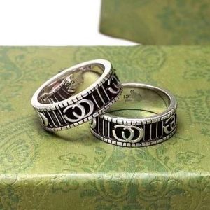 2023 Pierścień nowego projektanta vintage paski Pierścień męskiej i damskiej pierścionka 925 Srebrny pierścień mody prezent urodzinowy ckxgt
