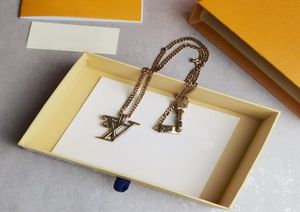 Europe America New Style Men Aged Gold-Colour Hardware Squared V Gold Chain Halsband Pendant MP26928901755