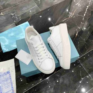 Sapatos de luxo casual designer de moda de sola grossa feminino marca de alta qualidade moda confortável respirável tênis branco