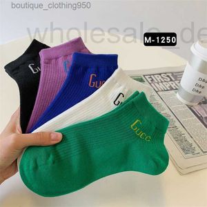 Strumpfwaren Designer-Socken Läufer Männer Frauen Luxe Sports Winter Mesh Brief Gedruckte Socke Stickerei Baumwolle Sport Basketball Frühling Sommer Klassische Streifen Lange Socken