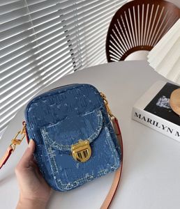 Designer - Mini borsa a tracolla in denim per fotocamera Modello classico con hardware dorato di alta qualità 15 cm