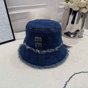 Cappello da pescatore da donna con design a forma di centinaia di lettere in metallo con bordi spezzati personalizzati da cowboy a secchiello Cappelli alla moda per esterni