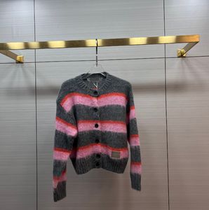 Alexa 2024New maglione cardigan a righe in mohair Abiti firmati da donna Nuovo maglione da donna di alta qualità Capispalla premaman Regalo di compleanno