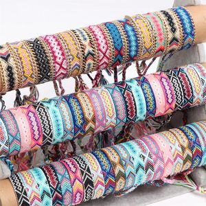 Armband 20st/Lot Bohemian National Handmade flätat bomullsreparmband för män Kvinnor Weristband Ethnic Anklet Fashion Jewelry Gifts