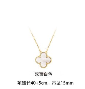 24Style 18k Gold Plated Neckor Luxury Designer Halsband Flowers Four-Leaf Clover Cleef Fashional Pendant Necklace Wedding Party Jewelry 748