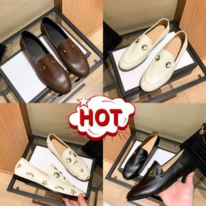 10 Ahorsebit Loafers Womens Dress Shoes Designer Mens Leather Moccasins Flat Mule Loafer Slippers Chocolate Elfenben Apricot Stars Bees Brodered Women Casual Shoe