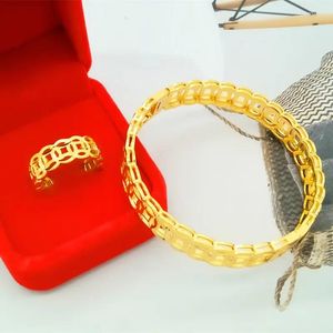 Cluster Rings Hollow Copper Coin Cross Flower Armband Ring Smycken Set för kvinnor med guldpläterad hängande bröllopsengagemangsarmband