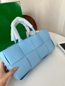 Luxur Designer Bag handväska handväska kvinna mode koppling handväska axel väska mångsidig vävt väska kvadrat kassett väskor lady messenger klaff handväska axlar purses designer designer