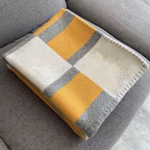 130/180 cm Lettera Coperta in cashmere All'uncinetto Morbido scialle di lana Portatile caldo plaid Divano da viaggio in pile lavorato a maglia Coperte a mantella 7 Col186D