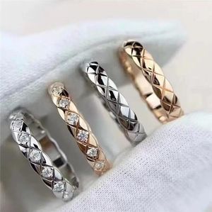 Projektant mody Rhomboid Pierścień S925 Srebrny diamentowy zespół dla kobiet Luksusowy Lśniący Kryształ Kamień Pierścień Wedding Biżuteria AAA168