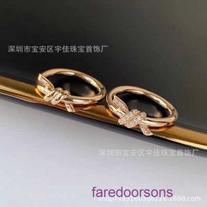 Tifannissm Designer Rings Designer smycken Ring Knot Winding Vine Interwoven Diamond S925 Plated 18k Rose Gold Twist Have Original Box