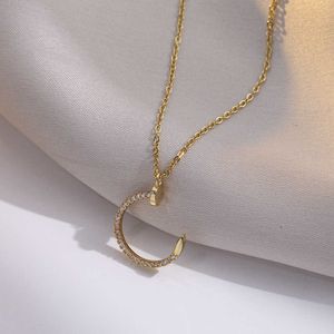 Designer skruvhänge halsband kärleksserie mode lyxiga smycken vårdare original trendig 18k guld diamant för kvinnor män halsband silver smycken halsband ris55