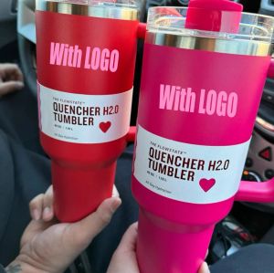 US Stock 40oz Quencher Tumblers Pink Cosmo Target Red Parada Flamingo Valentines Day Presentkoppar med silikonhandtag Lock och halm 2nd Generation Car Mugs GG0105