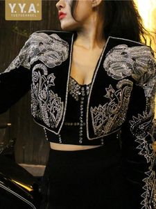 Luxury Vintage Women Velvet Short Coat Court Style Lagen Long Sleeve Beded Diamond Jacket Fashion Designer Party Jackets 240104
