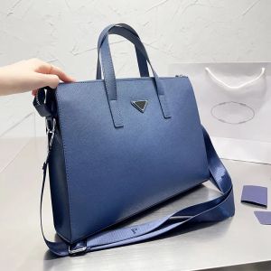 مصممي الأكياس المحمول أكياس الرجال محوقي الرحلة التجارية Office Leather Leather Leather Messenger Truction Counter Handbags Letters Enterasile Gody Good