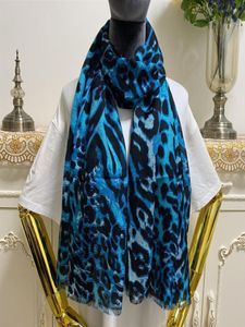 Women039S Eşarp Kaliteli 50Silk 50 Wool Malzeme İnce ve Yumuşak Baskı Leopar Tahıl Deseni Kadınlar İçin Uzun Eşarplar Boyut 1708453260