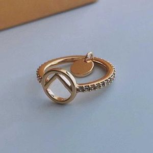 Modedesigner Pear Rings for Women Luxurys Designers Letter F Rings Fashion Jewelry for Lovers Par Ring for Wedding Present D2109291 CSGI