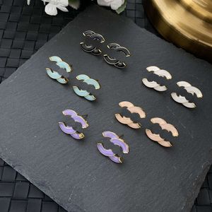 Charme 5 estilo 18k banhado a ouro designer de marca de luxo letras letras famosas mulheres longas eardrop amor presente brinco noiva festa de casamento jóias elementos brincos