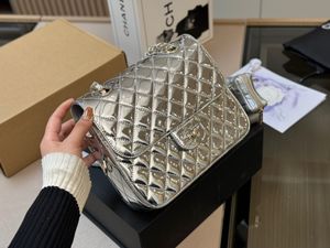 24cパテントレザーバックパックデザイナースターファッションサイズ24*19cm女性のショルダーバッグ