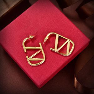 Letter V Earring Designer Stud Earing Luxury Women Fashion Hoop Jewelry Pearl Valenti 708