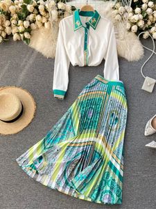 Primavera moda pista midi saia define feminino manga longa contraste cor verde camisa branca e saias plissadas terno de duas peças 240105