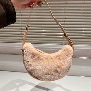 2024 Winter Classic Fashion Rabbit Hair Half Moon Unterarmtasche Designer hochwertiger Leder -Frauen -Crossbody -Tasche 240104