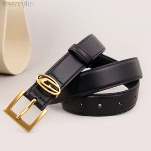 2024 Cintura di design americana D-lettera per le donne Moda nuova minimalista fibbia ad ago Strato di pelle bovina Cintura da donna Disel