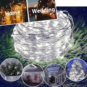 1 set di luci a stringa LED scintillanti da 65,61 piedi/20 m con telecomando, ghirlanda di fata in filo argentato per la festa di nozze di Natale, decorazione domestica, 200 luci a LED.