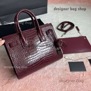 Designer Bag Bags SAC DE JOUR NANO EM CROCODILO EM RELEVO COURO BRILHANTE Designer de luxo alças tubulares acordeão lados tiras de compressão abas removíveis YKWK