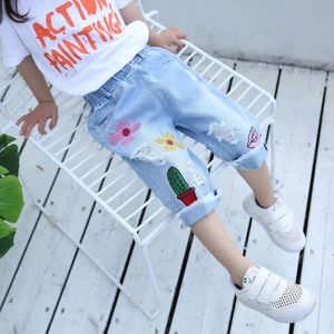 Jeans da bambina da 16 anni Pantaloni estivi sottili da bambino a sette punti strappati Stampa di cartoni animati per bambini 240106