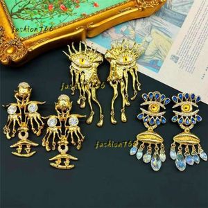 Stud 2023 Personlighet Eyes Earring Devil's Eye Golden Metal for Women Vintage Heavy Industry Europe and America 2024 Designerörhängen smycken