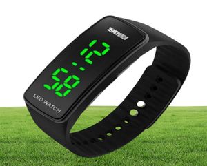 SKMEI 1119 LED Relógio digital para atividades ao ar livre com pulseira de silicone relógio esportivo9564169
