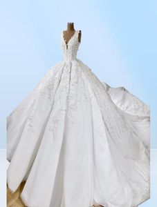 2019 Ball Gown Wedding Dresses with Petticoat V Neck Lace Appliques Beads A Line Elegant Country Wedding Dress Plus Size Bridal Go4691381