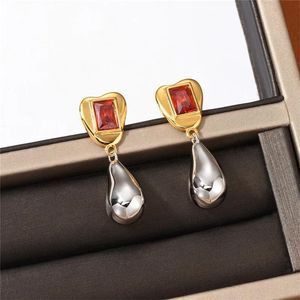 Stud Stud French Retro Ruby Stud Inlaid Zircon Water Drop Tearing Earrings NICHE DESIGN Simple Fashion AllMatch Personlighet Kvinnlig juvelr