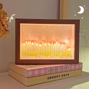 Handgjorda konstgjorda tulpan Eternal Flower Picture Frame Night Light Diy Material Bedside Sleep Home Ornament Birthday Present 240106