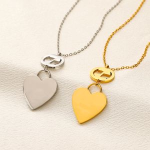 Klasik Tasarımcı Kadın Kalp Kolye Kolye Sevimli Stil Paslanmaz Çelik Altın Gümüş Zincir Küpe Takı Setleri Mektup Logo Pulları Kız Hediye