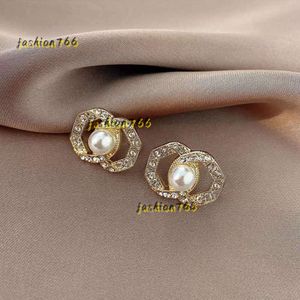 Stud Letter Earrings Studs Women Fashion Simple Designer Rhinestone Pendant Ear Charm Street Party Jewelry Lucky WhiteK Color 925 Silver Needle Designer Earring