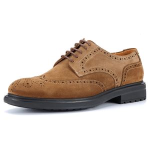 Vintage handgjorda andningsbara Oxford-stil Bekväma casual wear-resist Suede Leather Brogues Derby Shoes for Men 240106