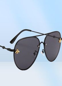 2023 Marka Tasarım Güneş Gözlüğü Kadın Erkekler Tasarımcı İyi Kaliteli Moda Metal Büyük Boy Gözlükler Vintage Kadın Erkek UV4004763043