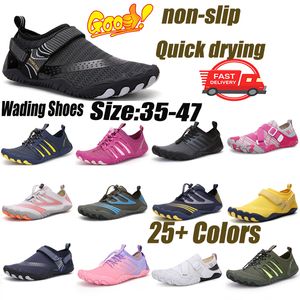 Vendita calda Uomo Acqua Aqua Scarpe Donna Nuoto Scarpe da ginnastica Sandali a piedi nudi Spiaggia Trampolieri Unisex Traspirante Calzature ad asciugatura rapida taglia 35-47