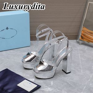 Hochwertige Designer-Damen-High-Heels, Luxus-Dinner-Ledersandalen, Modedesign, lässige Müller-Schuhe, Büro-Mädchen-Bar-Schuhe für Damen mit dreieckigem Absatz YMPR 0060